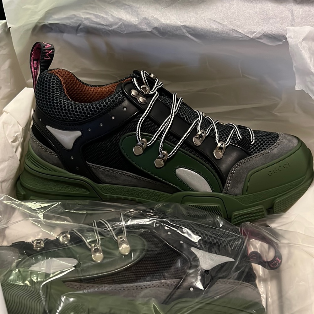 Gucci sneakers size 8 but fit a 9